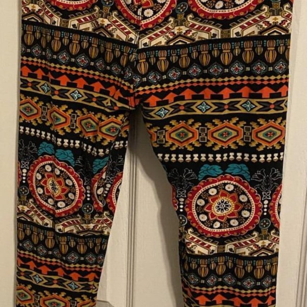 Aztec Tribal Print Leggings (NWOT)